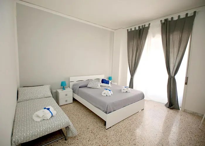 לינה וארוחת בוקר Salernoway 3*